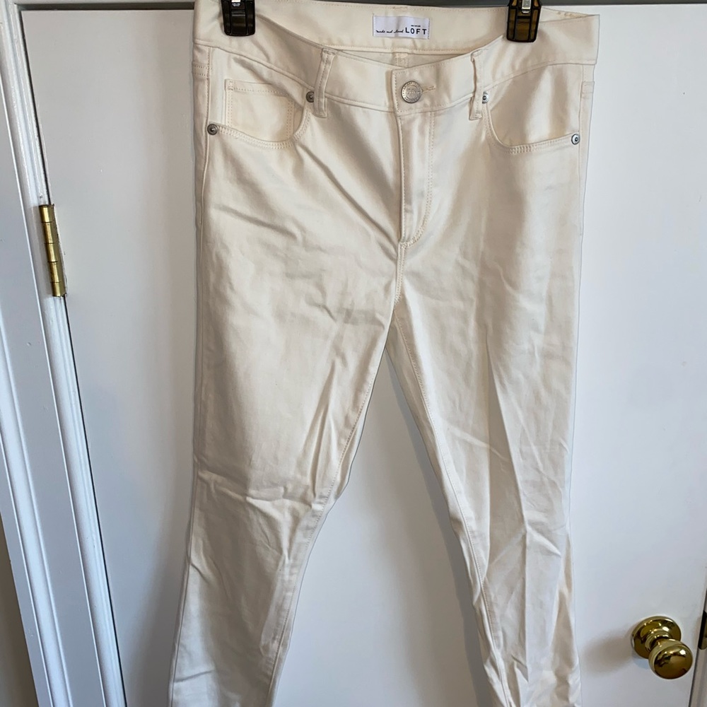 LOFT NEW WITH TAGS SIZE 28 WHITE PANTS- SOFT